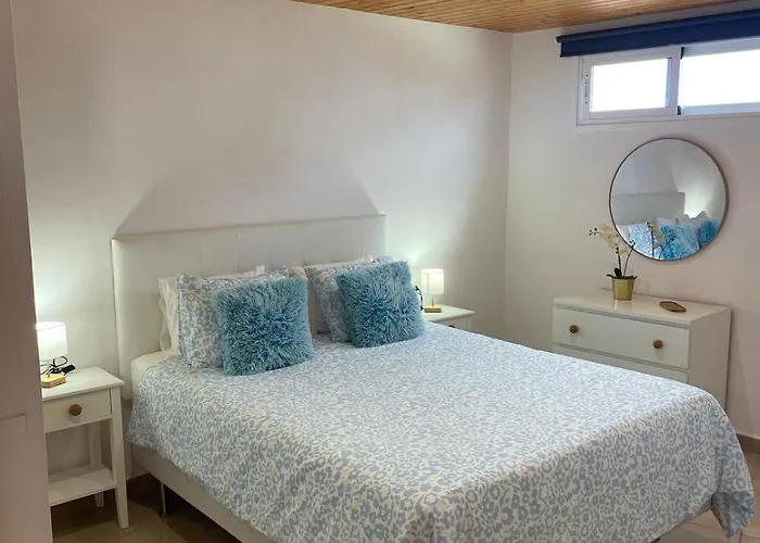 Acogedor A And B - *