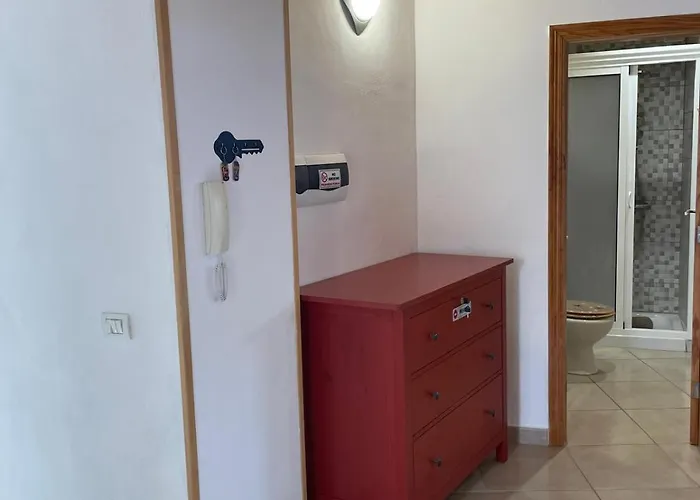 Acogedor A And B - *