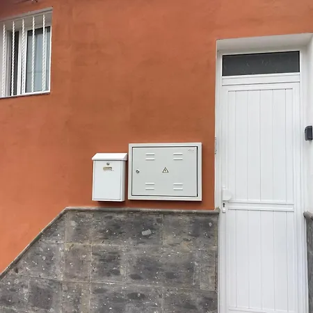 Acogedor A And B - *